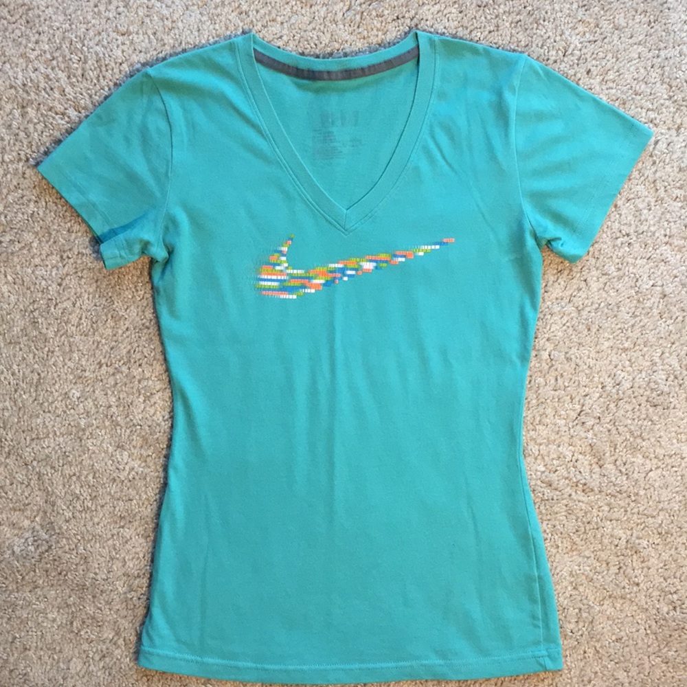 The Nike Tee, Athletic Cut Dry-Fit